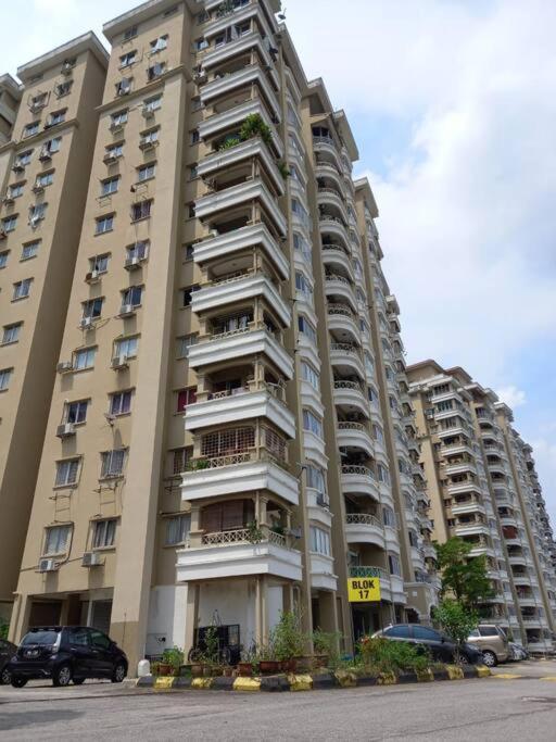 The Nest - Cozy 3-Bedroom Condo, Shah Alam Exterior photo